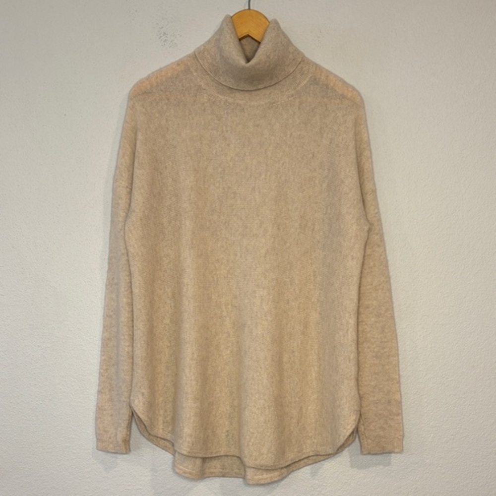 Elorie 100% cashmere turtleneck sweater longer length rounded hemline oatmeal M
